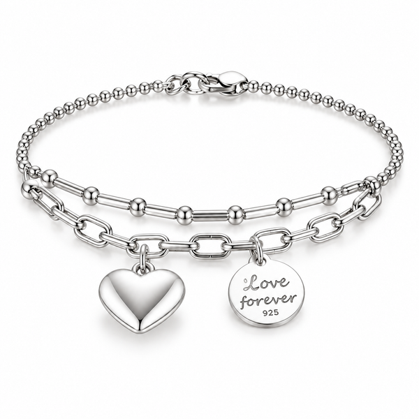 Pulsera 925 Love en detalle sobre fondo blanco