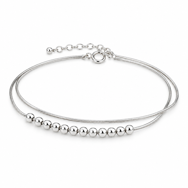 Pulsera 925 círculos continuos en detalle sobre fondo blanco