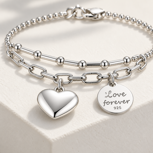 Pulsera 925 Love en vista de estudio sobre fondo blanco